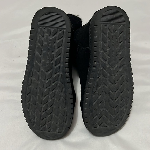 Koolaburra by Ugg Remley Mini Black Suede Boots - Picture 6 of 9